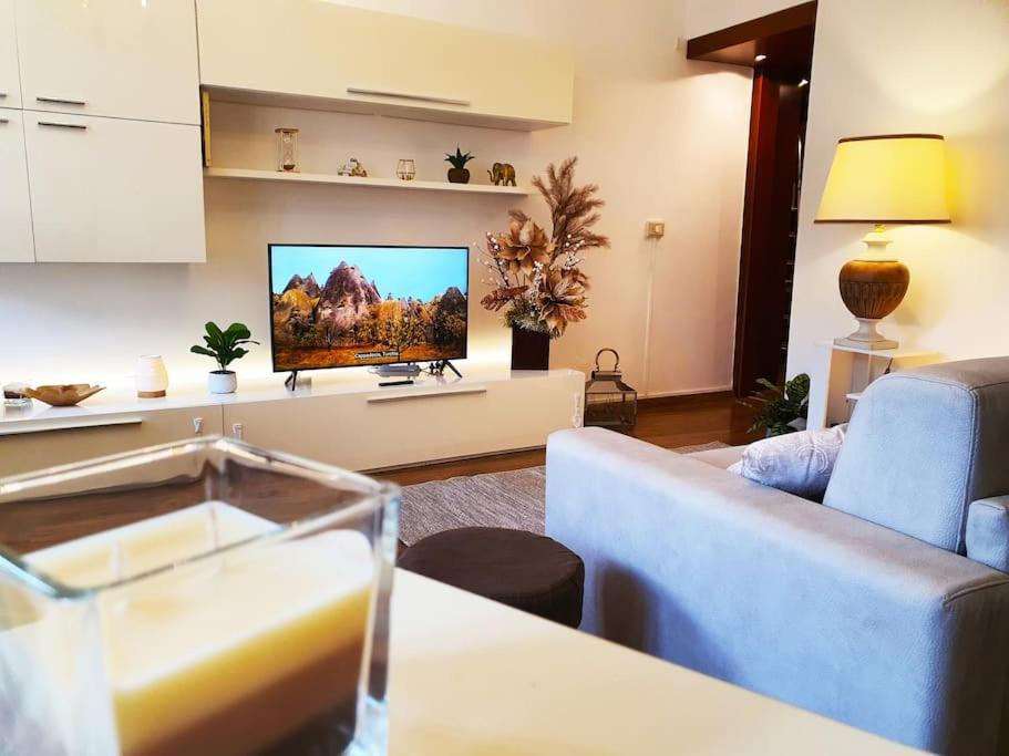 King Como Lake Center 9 Posti Letto- Grande Terrazza - 2 Bagni Privati Dış mekan fotoğraf